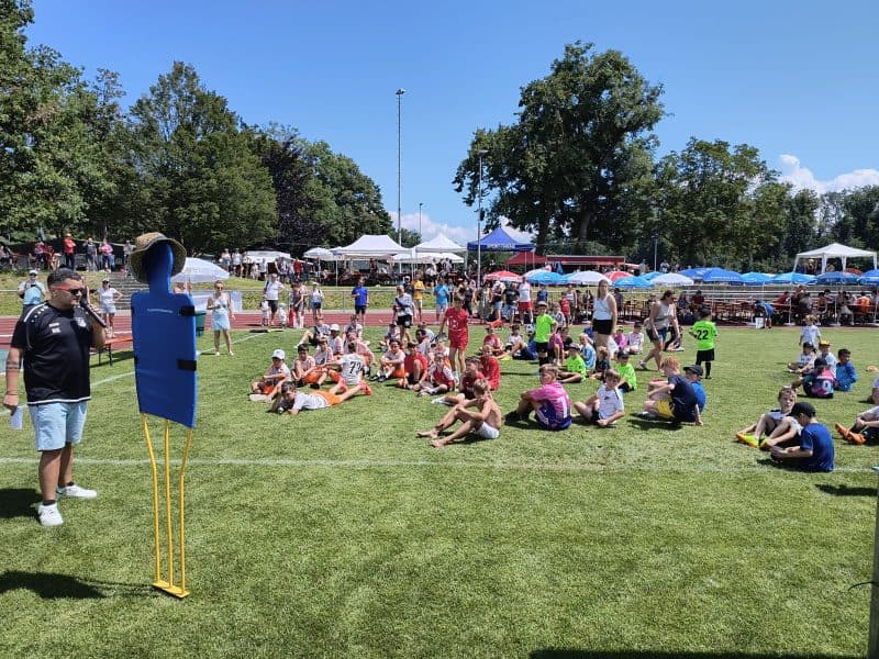 Starker Saisonstart: SVB schlägt Tabellenführer